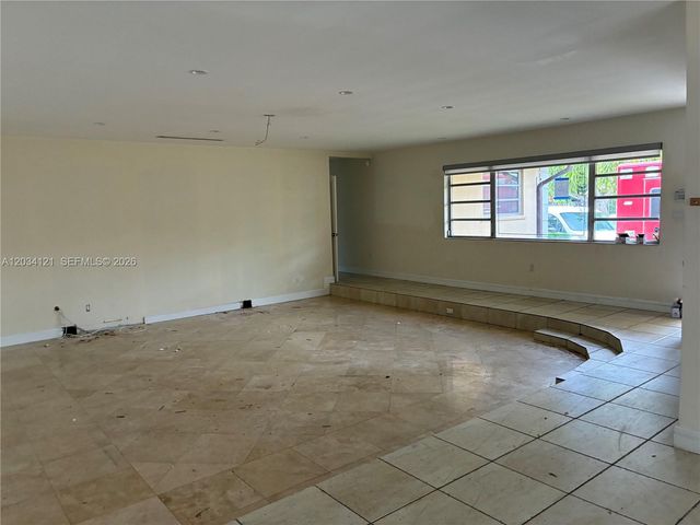 18715 NE 18th Avenue, Miami, FL 33179