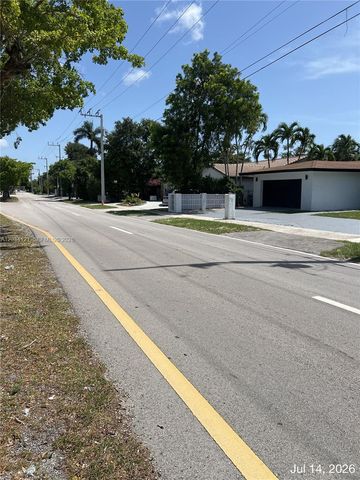 18715 NE 18th Avenue, Miami, FL 33179