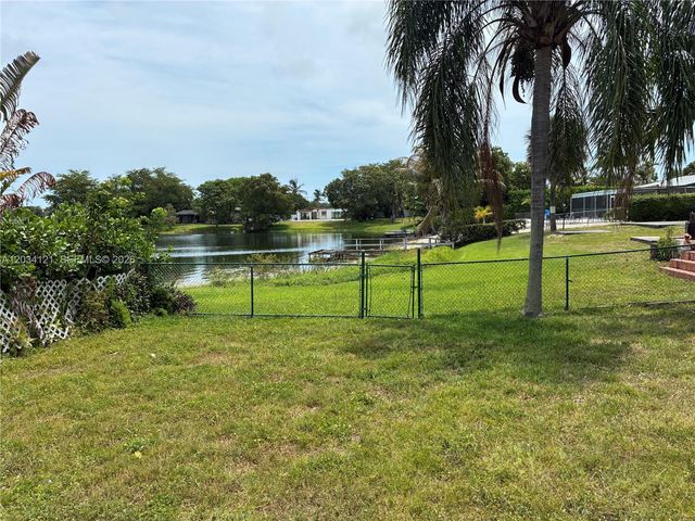 18715 NE 18th Avenue, Miami, FL 33179