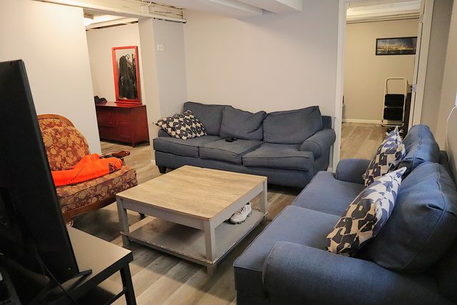 6616 S Kedvale Avenue, Chicago, IL 60629