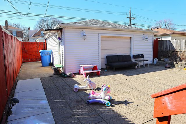 6616 S Kedvale Avenue, Chicago, IL 60629