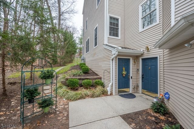 1 Ashley Ct, Hawthorne Boro, NJ 07506