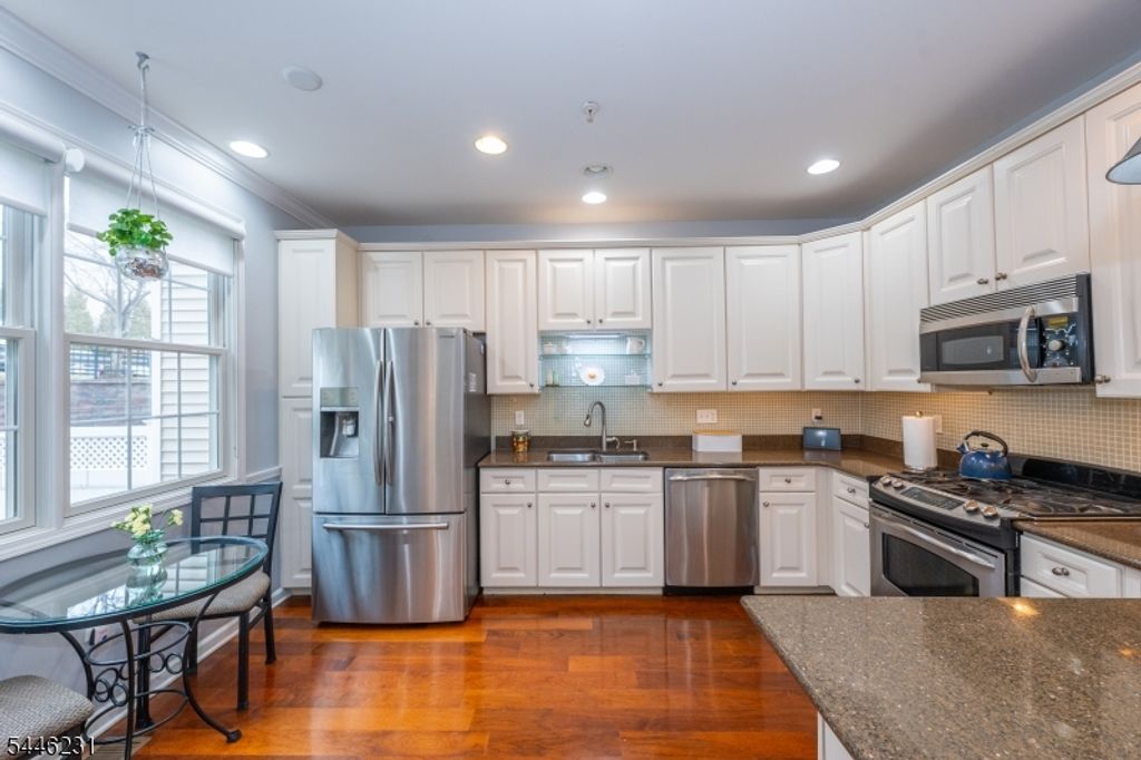 1 Ashley Ct, Hawthorne Boro, NJ 07506 — photo 5
