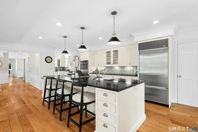 610 Cheese Spring Road, New Canaan, CT 06840
