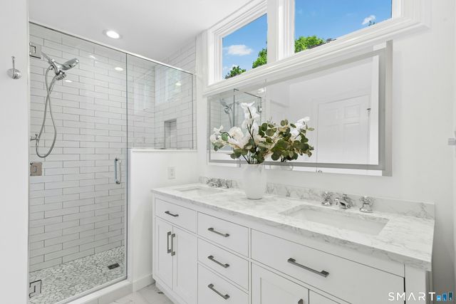 610 Cheese Spring Road, New Canaan, CT 06840