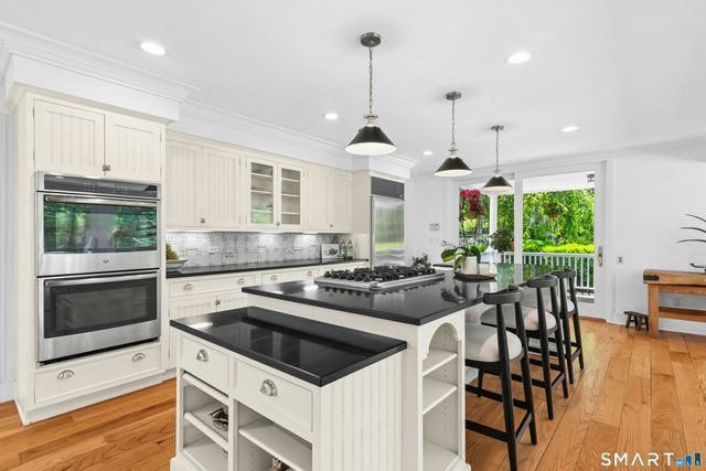 610 Cheese Spring Road, New Canaan, CT 06840