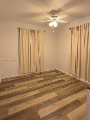 1300 NE 203rd St, Miami, FL 33179