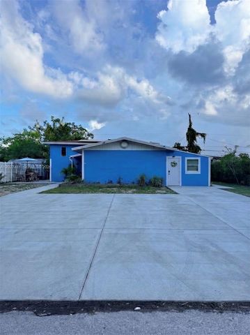 1300 NE 203rd St, Miami, FL 33179