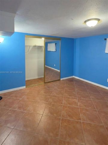 1300 NE 203rd St, Miami, FL 33179