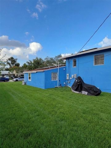 1300 NE 203rd St, Miami, FL 33179