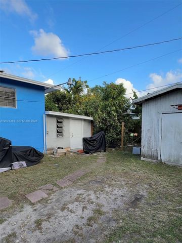 1300 NE 203rd St, Miami, FL 33179