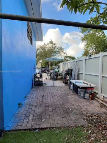 1300 NE 203rd St, Miami, FL 33179