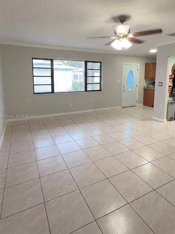 1300 NE 203rd St, Miami, FL 33179