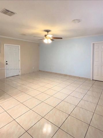 1300 NE 203rd St, Miami, FL 33179
