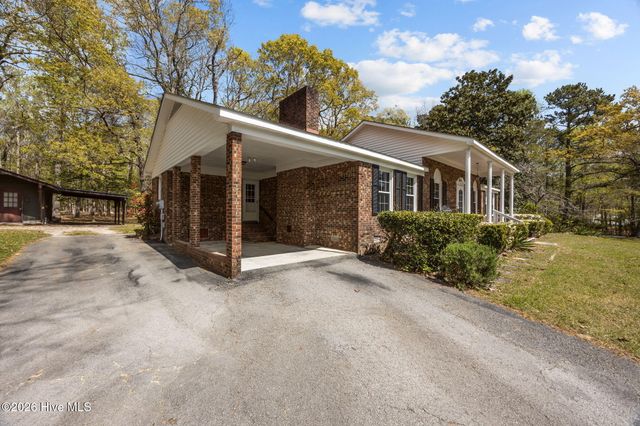 512 Raymond Drive, Arapahoe, NC 28510