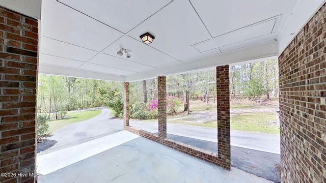 512 Raymond Drive, Arapahoe, NC 28510