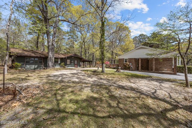 512 Raymond Drive, Arapahoe, NC 28510