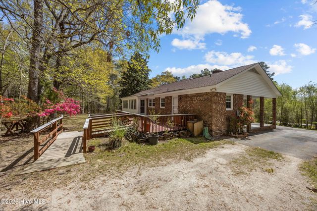 512 Raymond Drive, Arapahoe, NC 28510