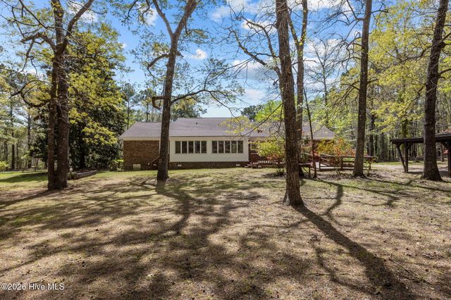 512 Raymond Drive, Arapahoe, NC 28510