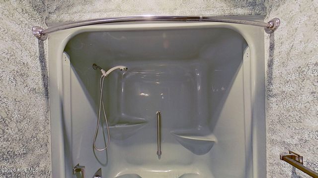 512 Raymond Drive, Arapahoe, NC 28510