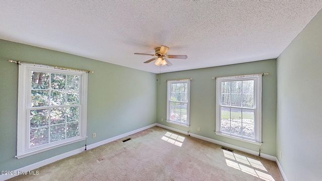 512 Raymond Drive, Arapahoe, NC 28510
