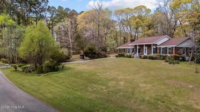 512 Raymond Drive, Arapahoe, NC 28510