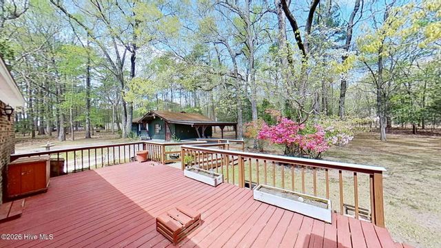 512 Raymond Drive, Arapahoe, NC 28510