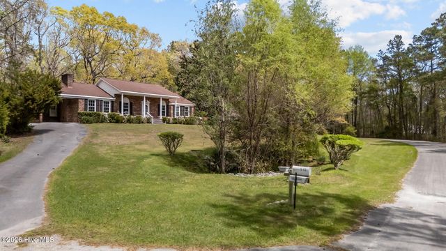 512 Raymond Drive, Arapahoe, NC 28510