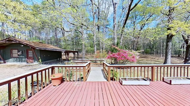 512 Raymond Drive, Arapahoe, NC 28510