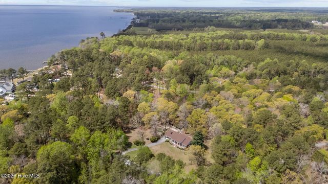 512 Raymond Drive, Arapahoe, NC 28510