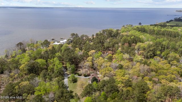 512 Raymond Drive, Arapahoe, NC 28510