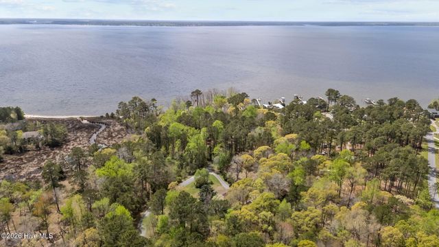 512 Raymond Drive, Arapahoe, NC 28510