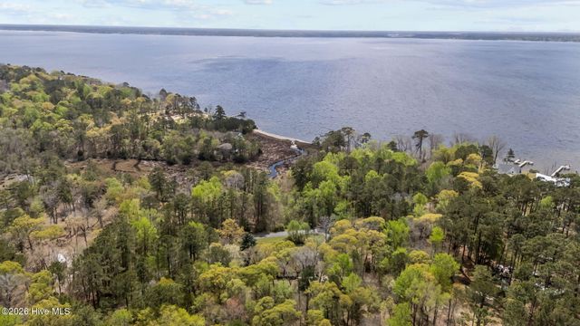 512 Raymond Drive, Arapahoe, NC 28510