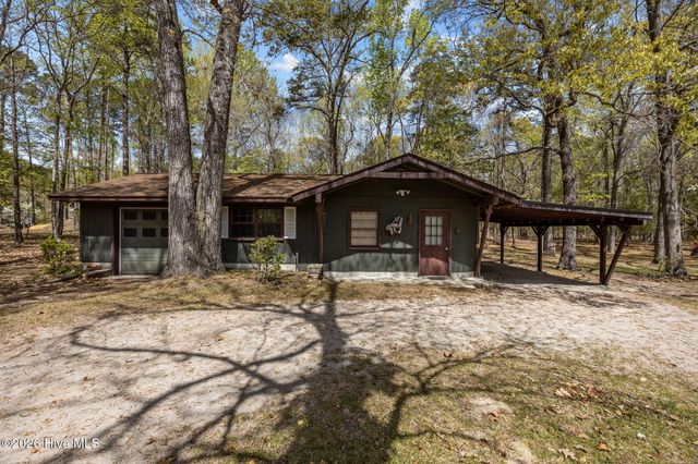 512 Raymond Drive, Arapahoe, NC 28510