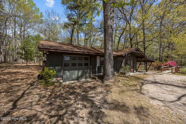 512 Raymond Drive, Arapahoe, NC 28510