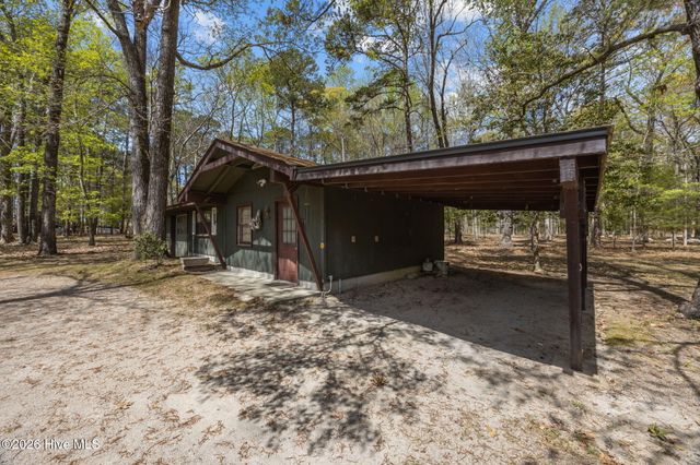 512 Raymond Drive, Arapahoe, NC 28510