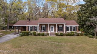 512 Raymond Drive, Arapahoe, NC 28510