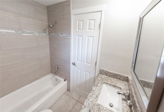 4710 W PRICE AVENUE, Tampa, FL 33611