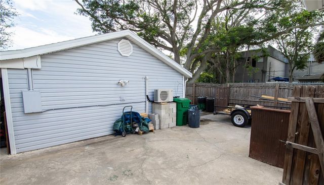 4710 W PRICE AVENUE, Tampa, FL 33611