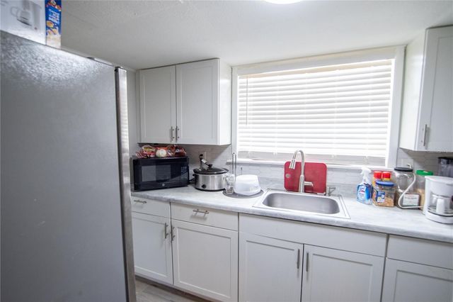 4710 W PRICE AVENUE, Tampa, FL 33611