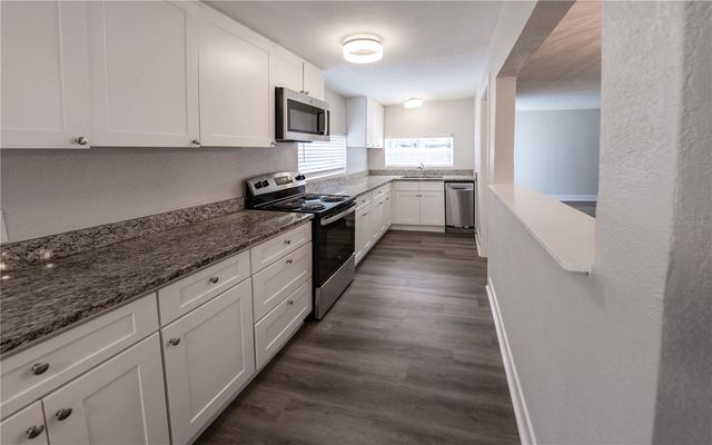 4710 W PRICE AVENUE, Tampa, FL 33611