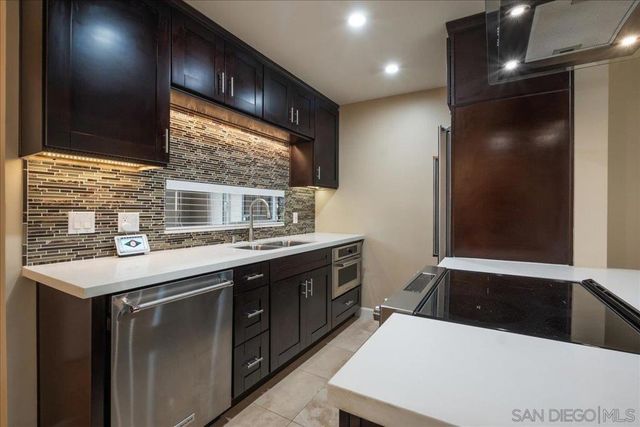 1225 Pacific Beach Drive 2E, San Diego, CA 92109