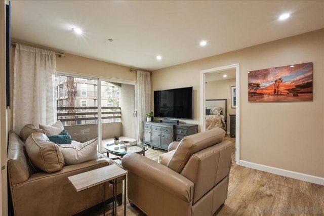 1225 Pacific Beach Drive 2E, San Diego, CA 92109