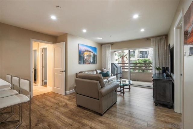 1225 Pacific Beach Drive 2E, San Diego, CA 92109