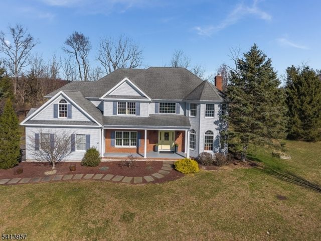 4 Cheshire Ct, Clinton Twp., NJ 08833