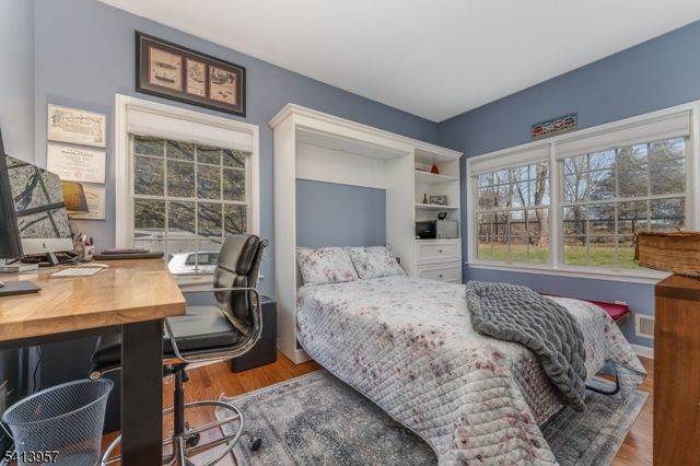 4 Cheshire Ct, Clinton Twp., NJ 08833