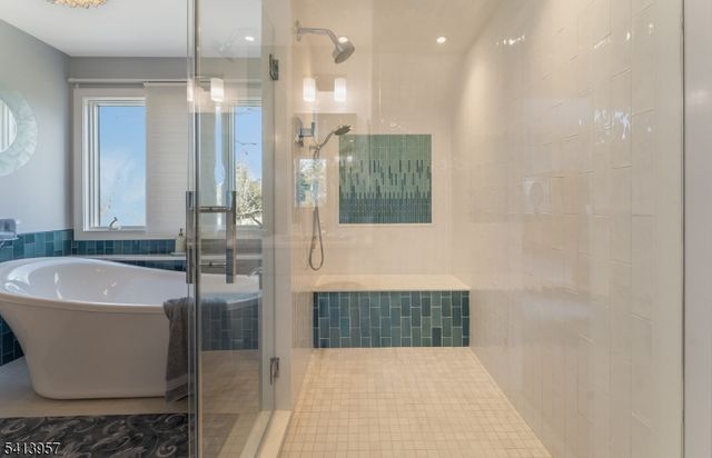 4 Cheshire Ct, Clinton Twp., NJ 08833