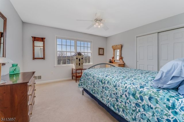 4 Cheshire Ct, Clinton Twp., NJ 08833