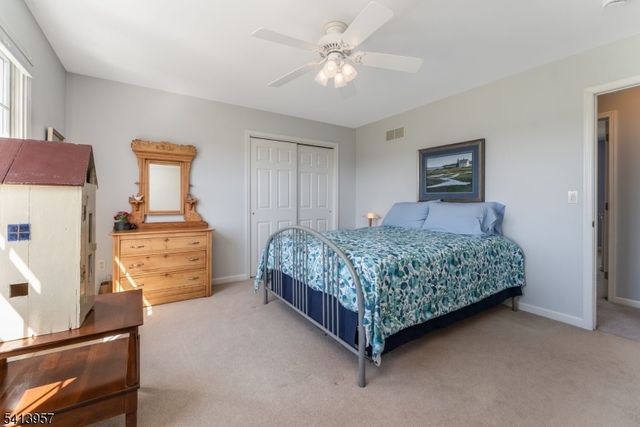 4 Cheshire Ct, Clinton Twp., NJ 08833