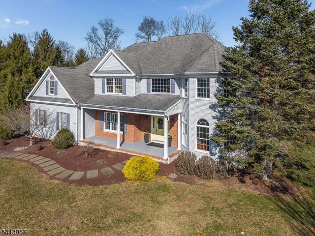 4 Cheshire Ct, Clinton Twp., NJ 08833